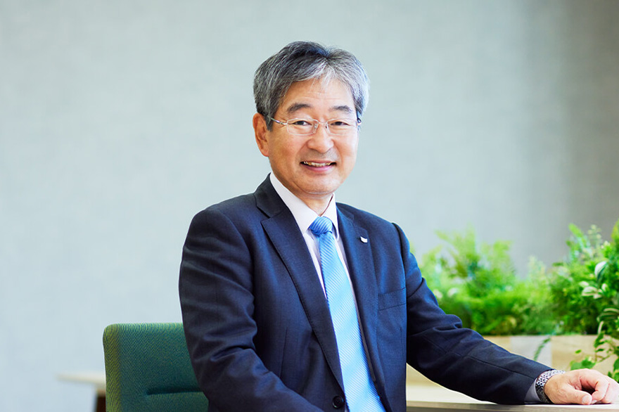 写真：代表取締役社長 金澤明