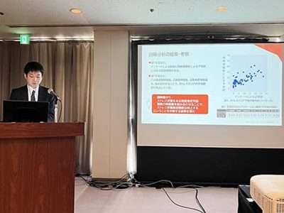 R&D本部 中山正明による研究発表の様子