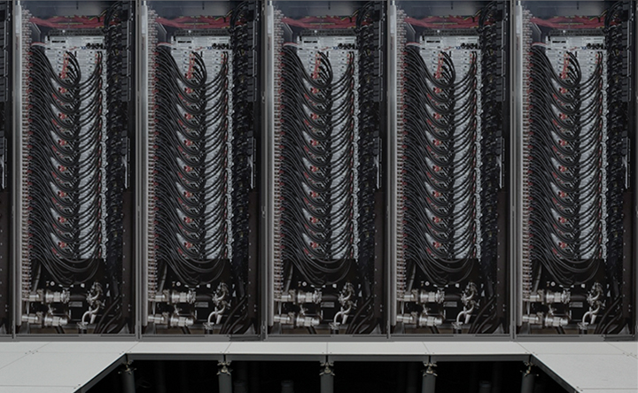 写真:キヤノンITS西東京DC_液冷ラック設置イメージ