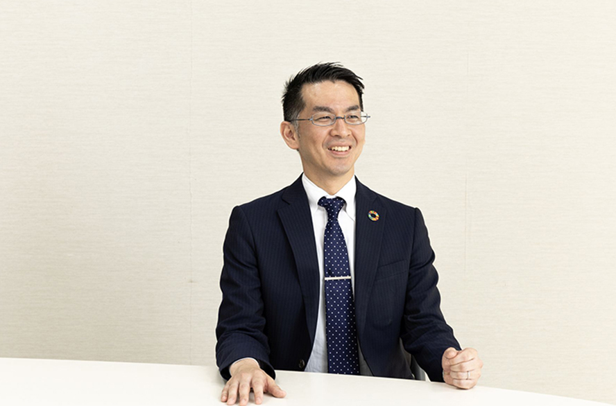 写真:学校法人郁文館夢学園 法人管理本部 人材開発室 室長 社会科 教諭 藤井崇史さま