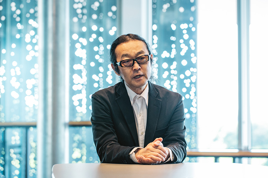 写真：立命館大学 映像学部 大島 登志一教授