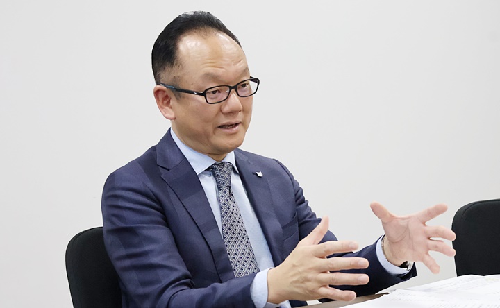 写真：執行役員 岩男公秀