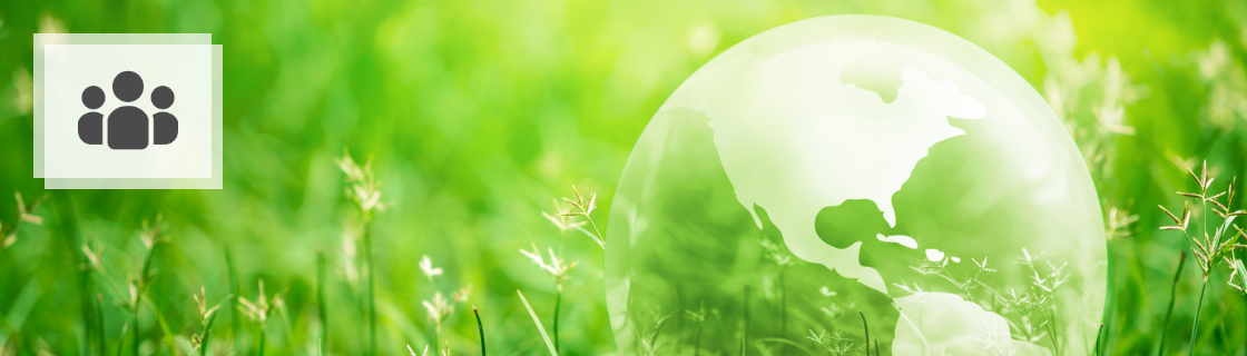 キービジュアル写真：草原にクリスタルの地球イメージ