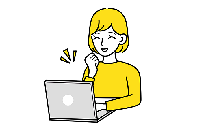 画像：PCを操作する笑顔の女性のイメージ