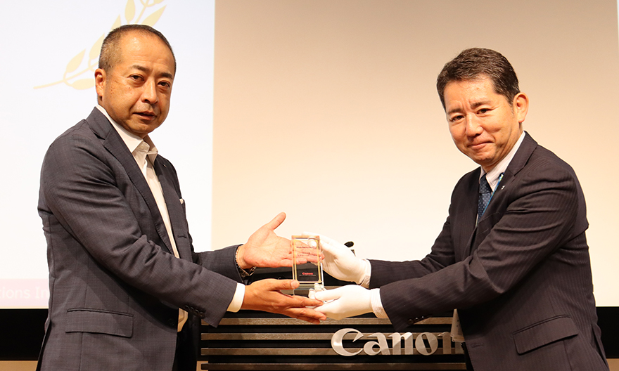 株式会社アシスト様 受賞写真