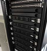 CloudStackやXen、Moodleなどが収められたサーバ