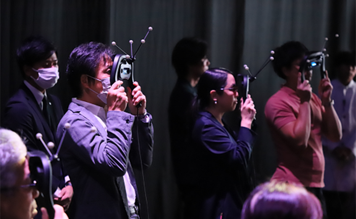 写真：「没入型パフォーマンス」複合施設オープニングイベントに活用シーン