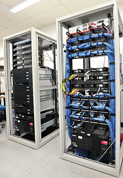 ブートサーバであるMac mini serverとスイッチ間は高速のネットワークで結ばれ、大幅に処理速度が向上